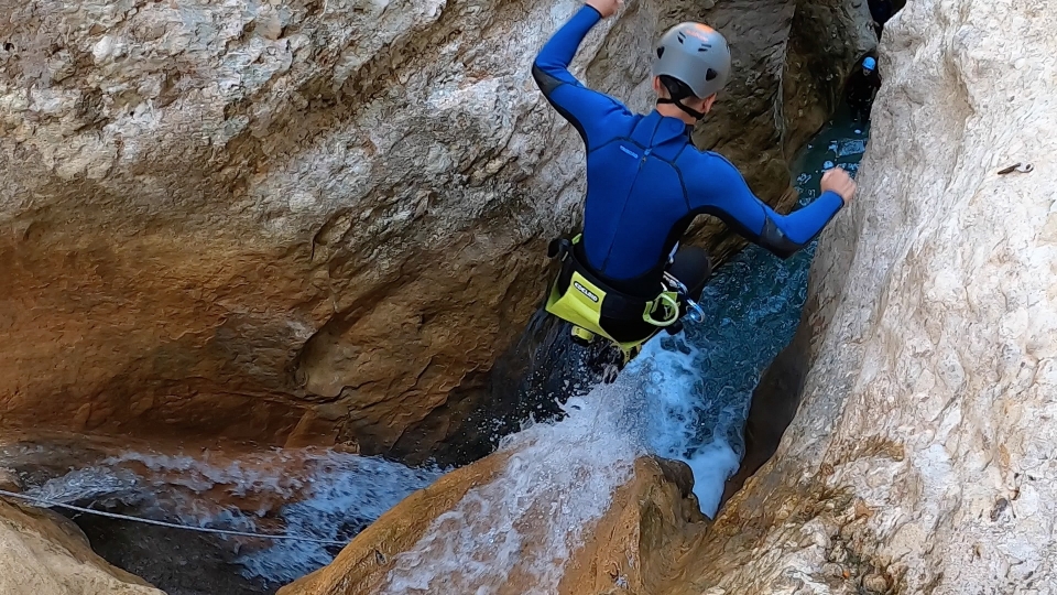 Saltando al agua