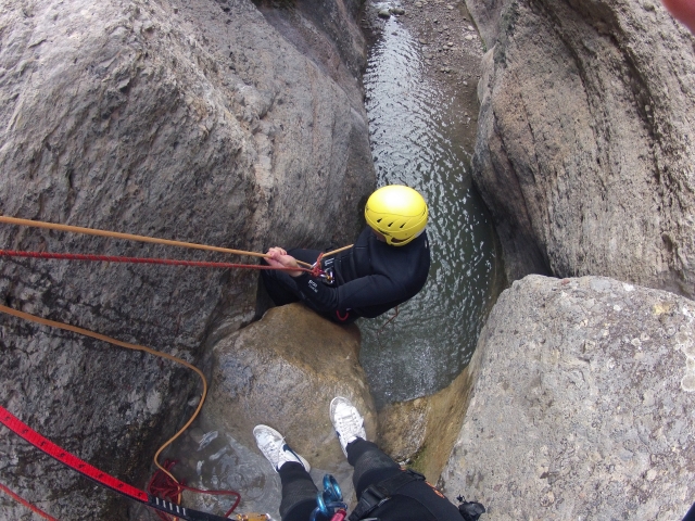 Rapeleando el barranco