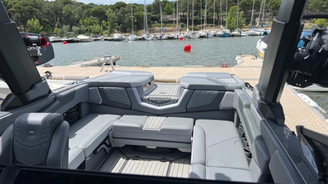 Bateau à Pantano San Juan 