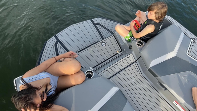  Enfants sur le bateau 