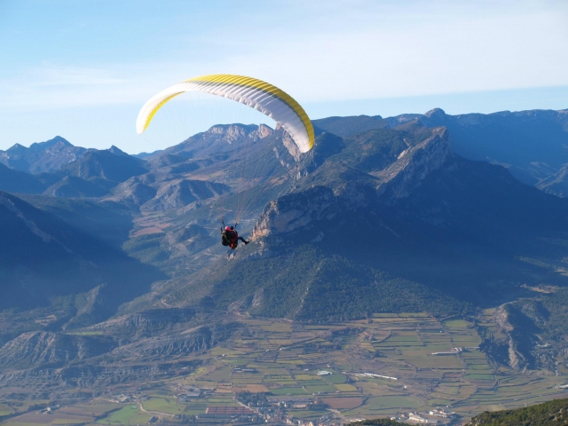p-27928-volando-en-parapente-con-las-mejores-vistas_14931971834411.jpg