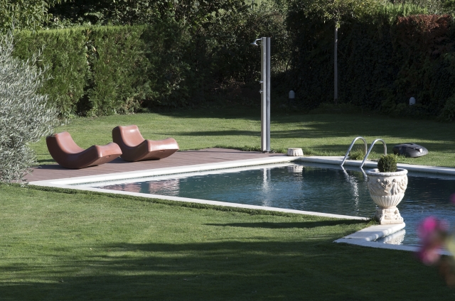  Nos espaces communs à côté de la piscine 