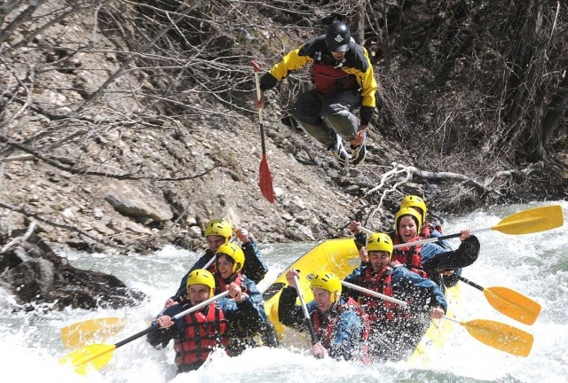  Sauter sur le radeau 