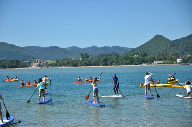  Paddle surfing outings 