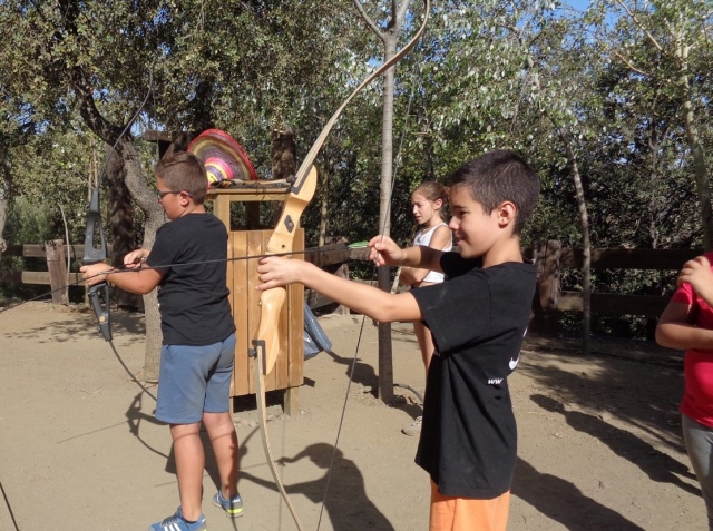 Campamento de verano con tiro con arco