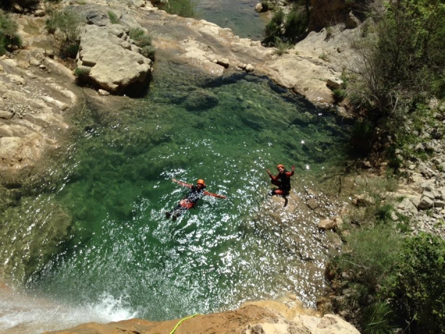  Baignade dans le ravin piscine 