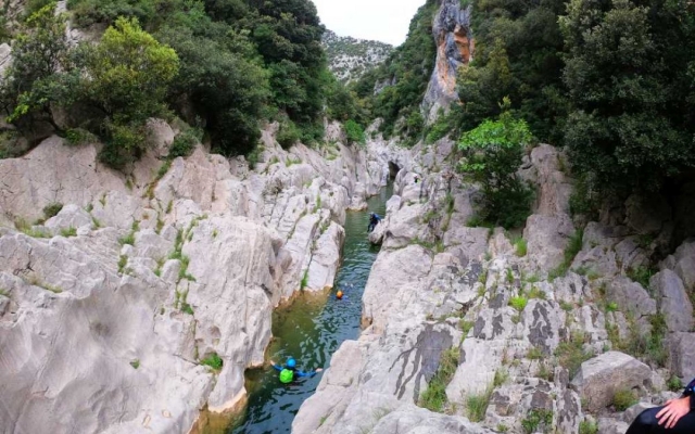  Course of the Estrechos Sant Aniol river 