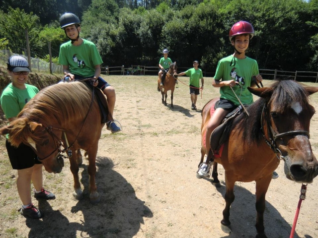  Reiten im Camp