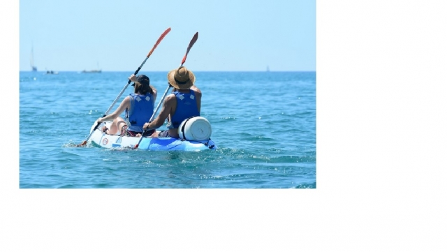  Remando in kayak 