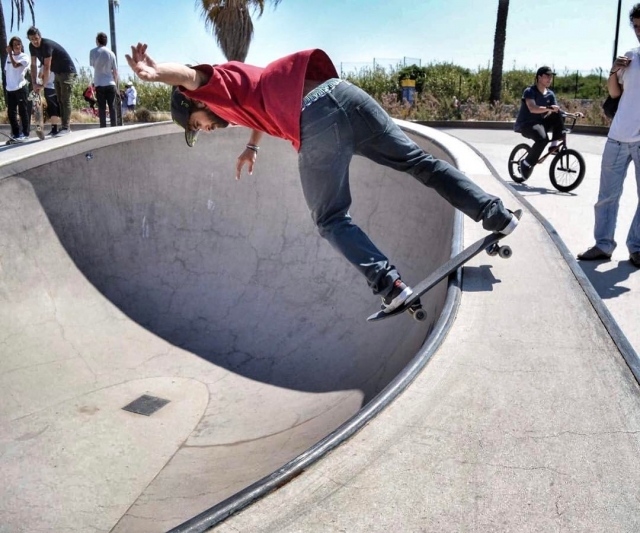 Practicando con el skate