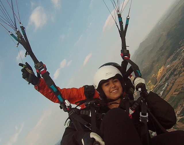 Soprendidos con las vistas desde el parapente