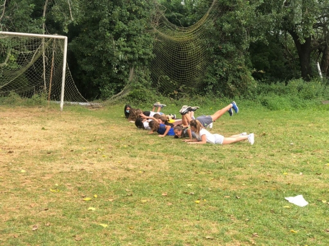  Enjoying the camp 
