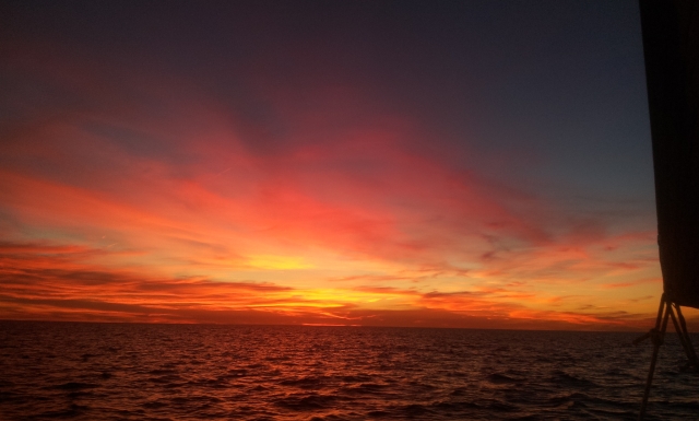  Tramonto da una barca a vela a Cadice 
