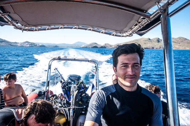  Ready to dive