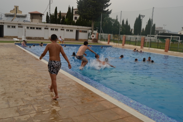  Large pool 