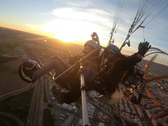  Voando em um paratrike