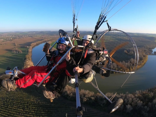 Sobrevoando Córdoba em paramotor 
