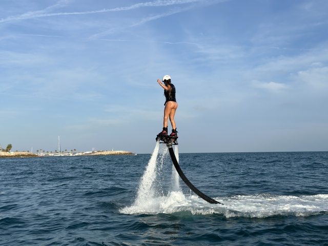 p-29193-flyboard-en-barcelona1744213048_17442138524759.jpeg