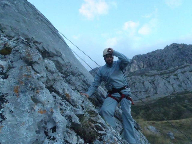  Canyoning
