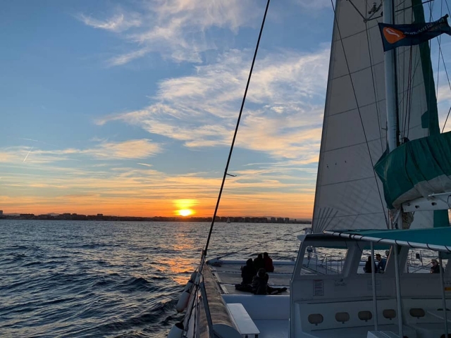  Den Tag auf See ausklingen lassen