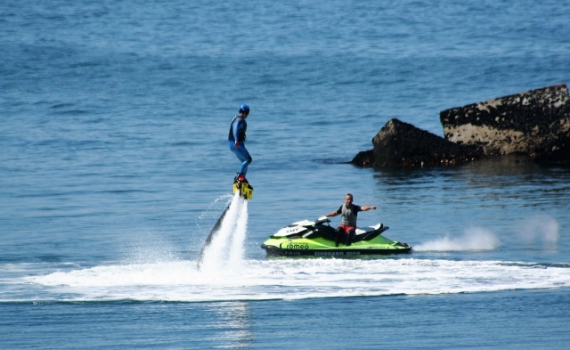 Flyboard y moto de agua