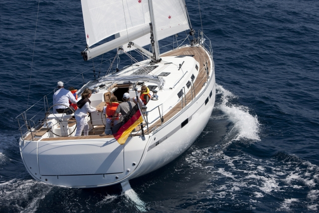 Navigando in barca a vela 