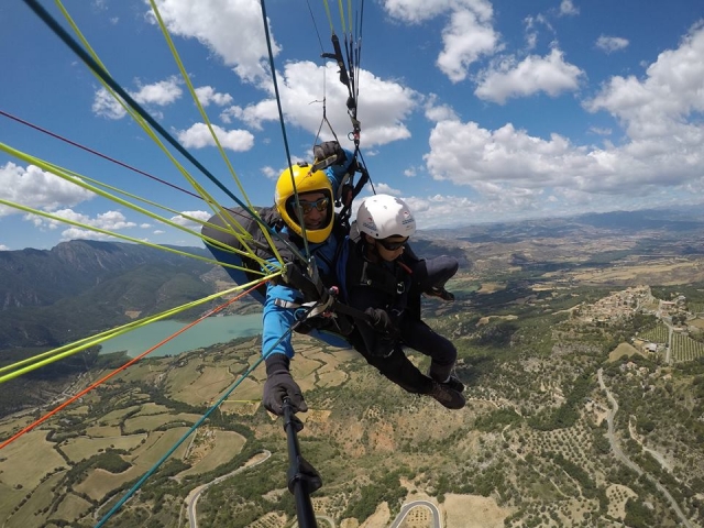  Parapendio biposto ad Ager 