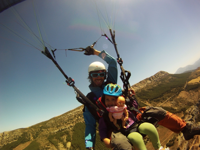  Parapendio con bambini ad Ager 