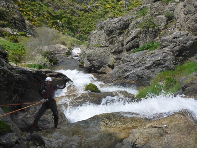 Ruta de barranquismo con rápel 