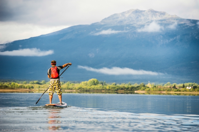  Enjoying a SUP ride 