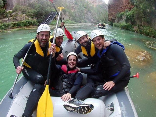  Rafting tra amici a Mijares 