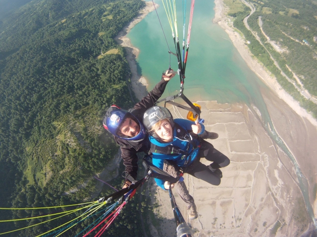 Volando sobre el embalse
