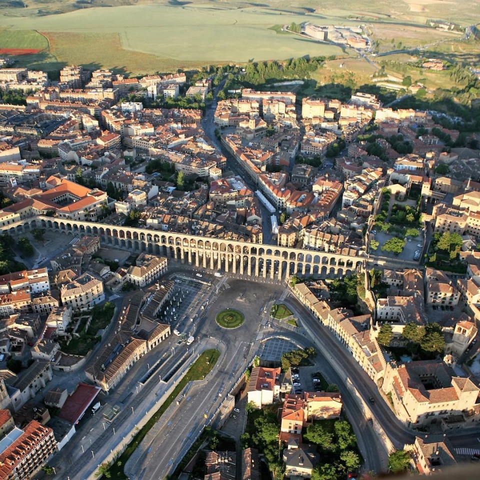  Blick vom Ballon auf das Aquädukt 