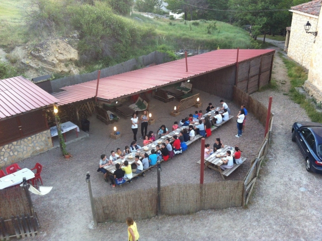  Picnic from above 