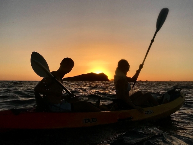 Kayak excursion at sunset 