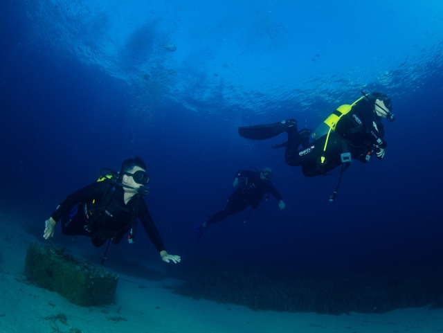 Buceando con el instructor