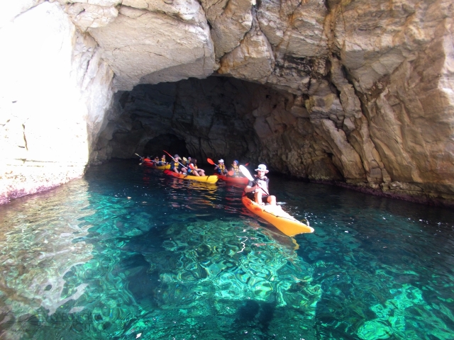  从我们的皮划艇上了解加塔角 (Cabo de Gata)