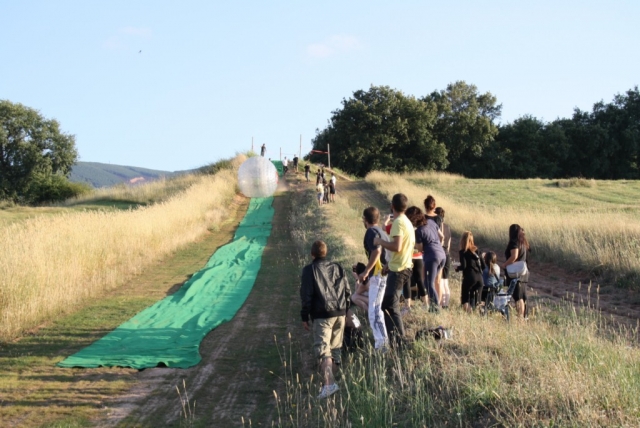  Zorbing ramp 