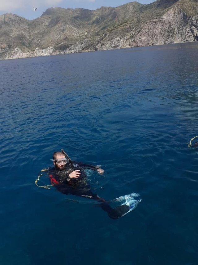  Before descending to the seabed 