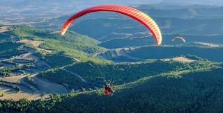 Mini-Gleitschirmflug durch die Serra de Rubiò, 5-8min