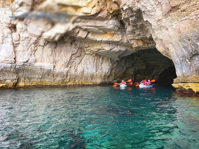  Exploring the caves of Cabo de Gata 