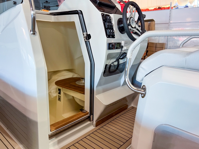  Intérieur d'un bateau à Ibiza 