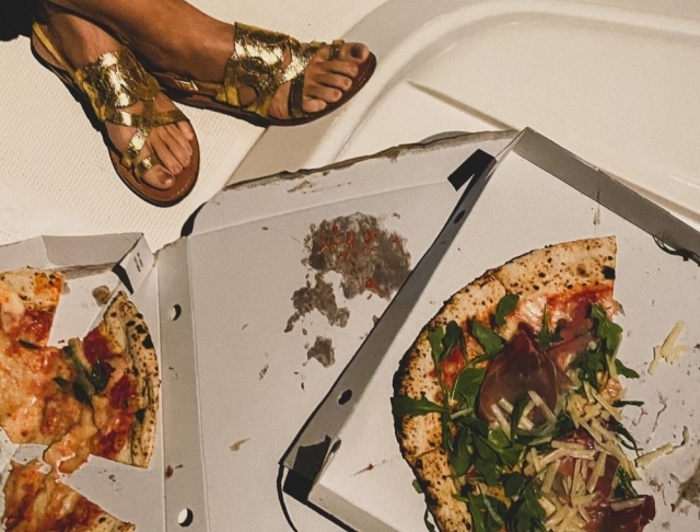  Mangez des pizzas lors d'une excursion en bateau à Barcelone