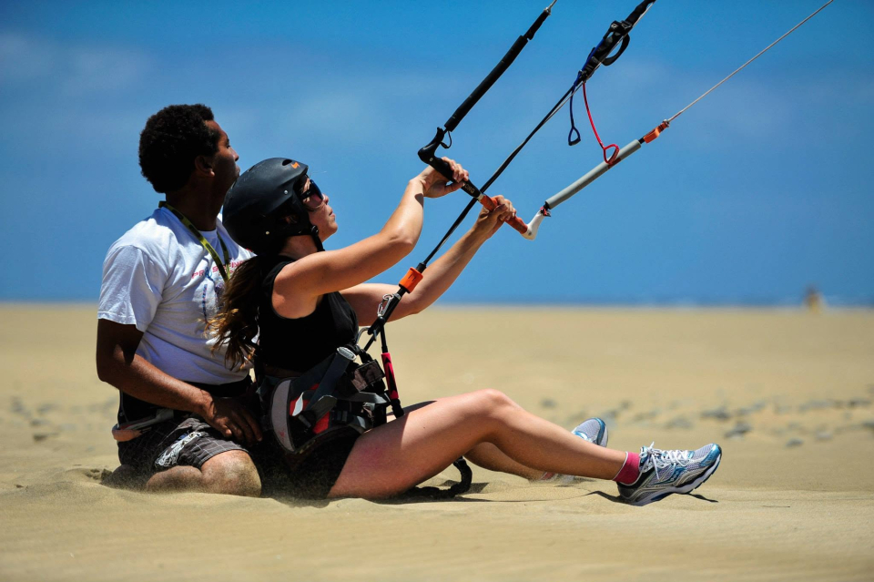 Disfruta de una sesión de kitesurf en Gran Canaria