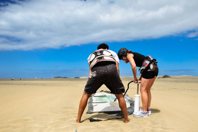 Practica kitesurf en las playas de Maspalomas