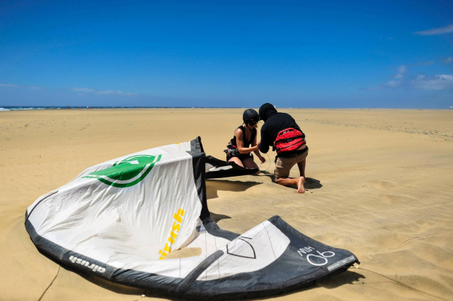 Prepara el equipo de kitesurd