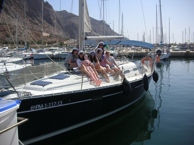 Freunde im Hafen von Aguadulce auf dem Segelboot 