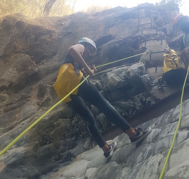  Rappelling technique in a ravine 
