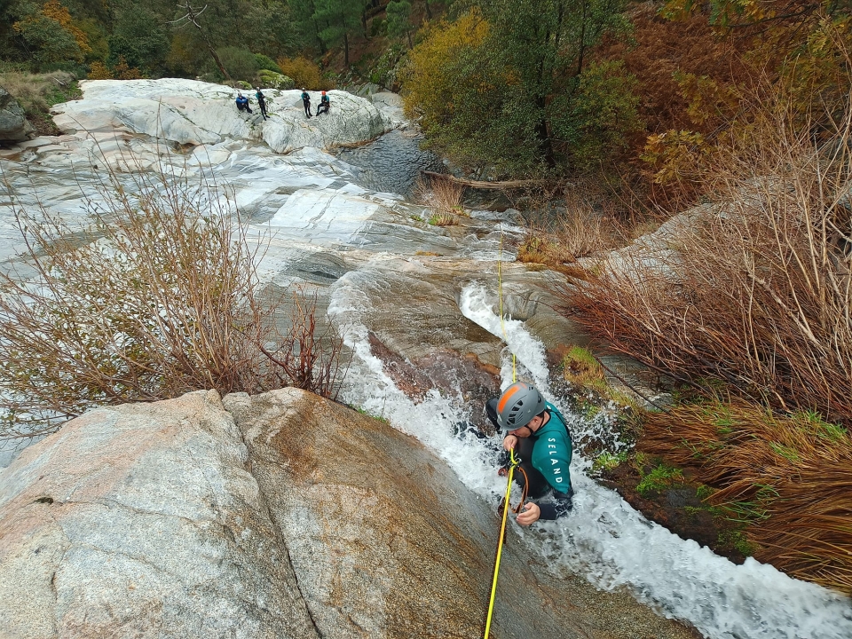 Rápel por las cascaas del Gavilanes