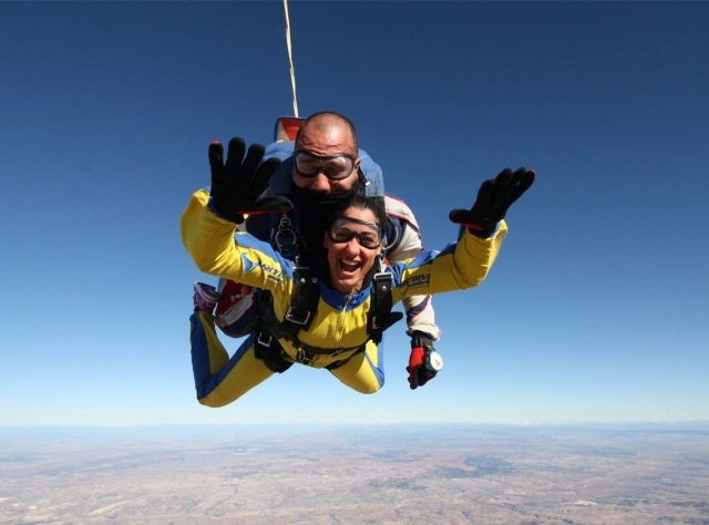 Skydiver with yellow jumpsuit 